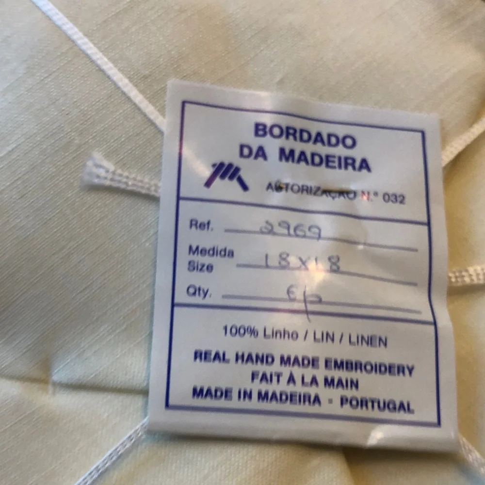 Embroidered Cream Tablecloth and Napkin Set
